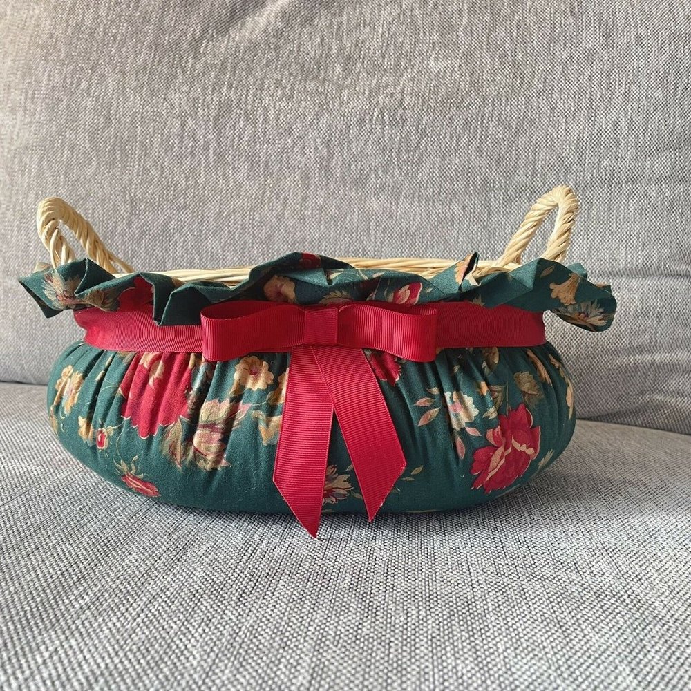 Vtg 90s Christmas Floral Padded Decorative Basket Yarn Sewing.
